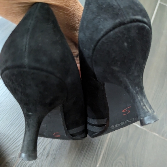 Vintage Stuart Weitzman Black Suede Kitten Heel Pumps Women’s Size 10M - Picture 9 of 9